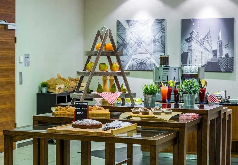 Courtyard By Marriott Pilsen Hotel Ngoại thất bức ảnh