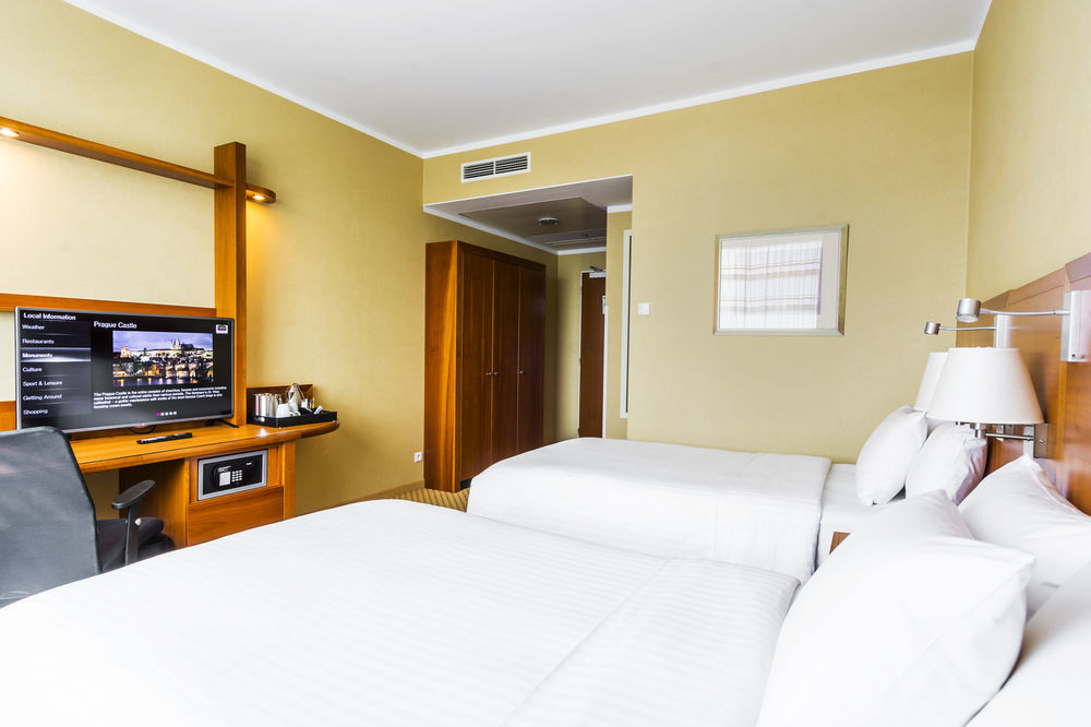 Courtyard By Marriott Pilsen Hotel Ngoại thất bức ảnh