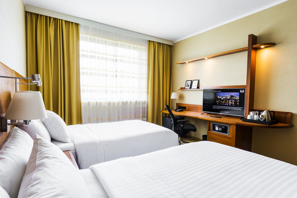 Courtyard By Marriott Pilsen Hotel Ngoại thất bức ảnh